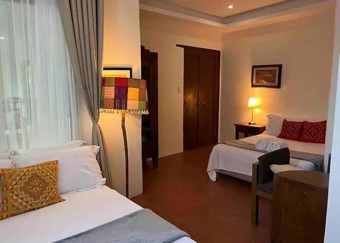 Private And Spacious 4Br 4Bath Villa In Tagaytay , Gated, Near Picnic Grove