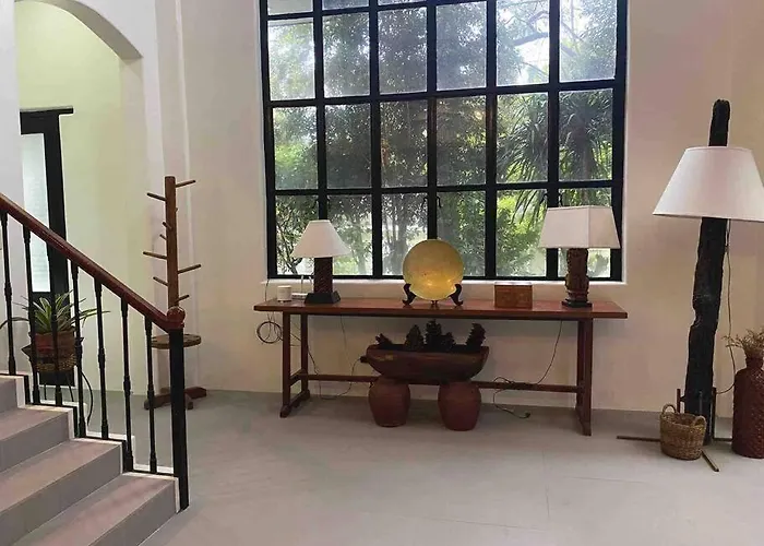 Private And Spacious 4Br 4Bath Villa In Tagaytay , Gated, Near Picnic Grove